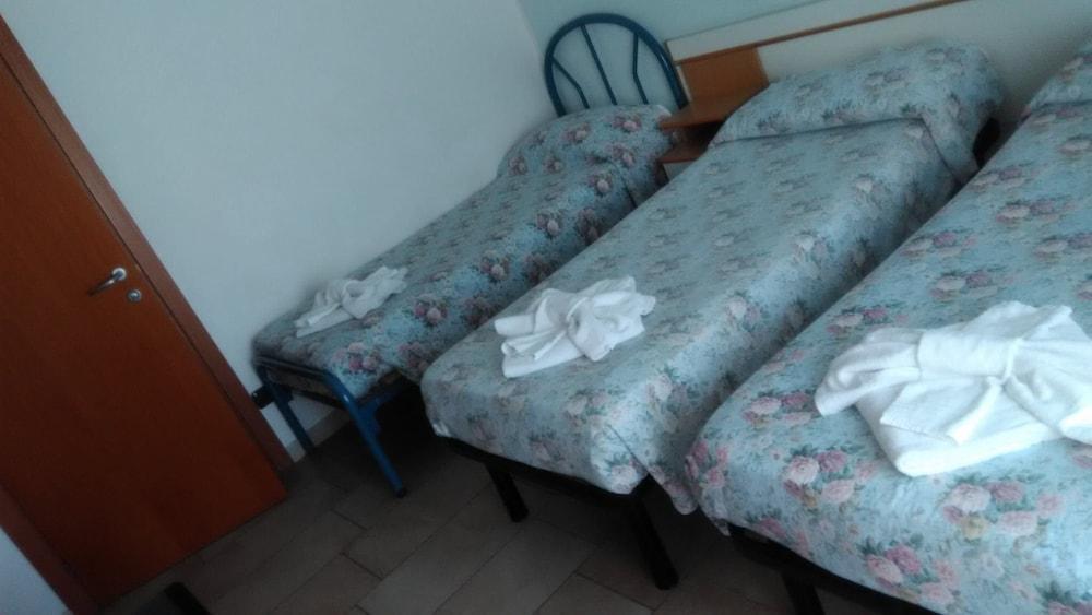 Hotel Marilonda Rimini Extérieur photo